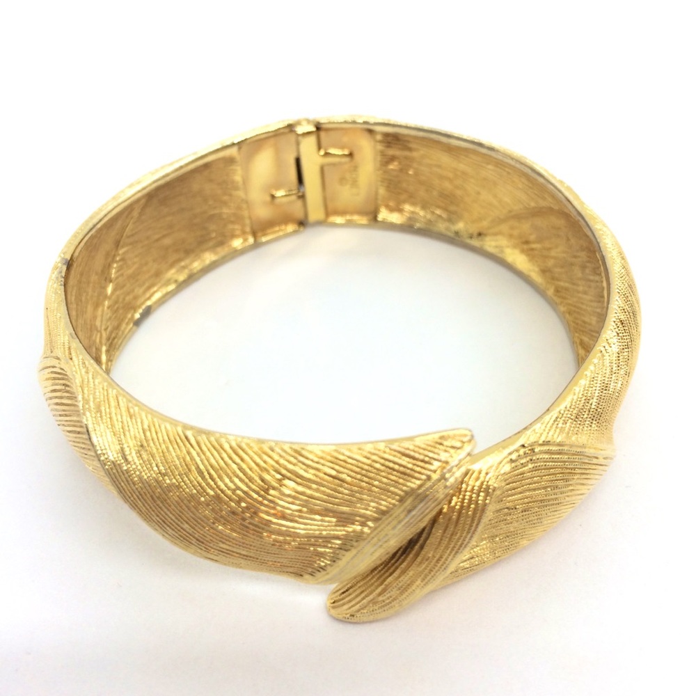 Vintage MCM Monet Brushed Gold Color Clamper Bracelet womens S-M